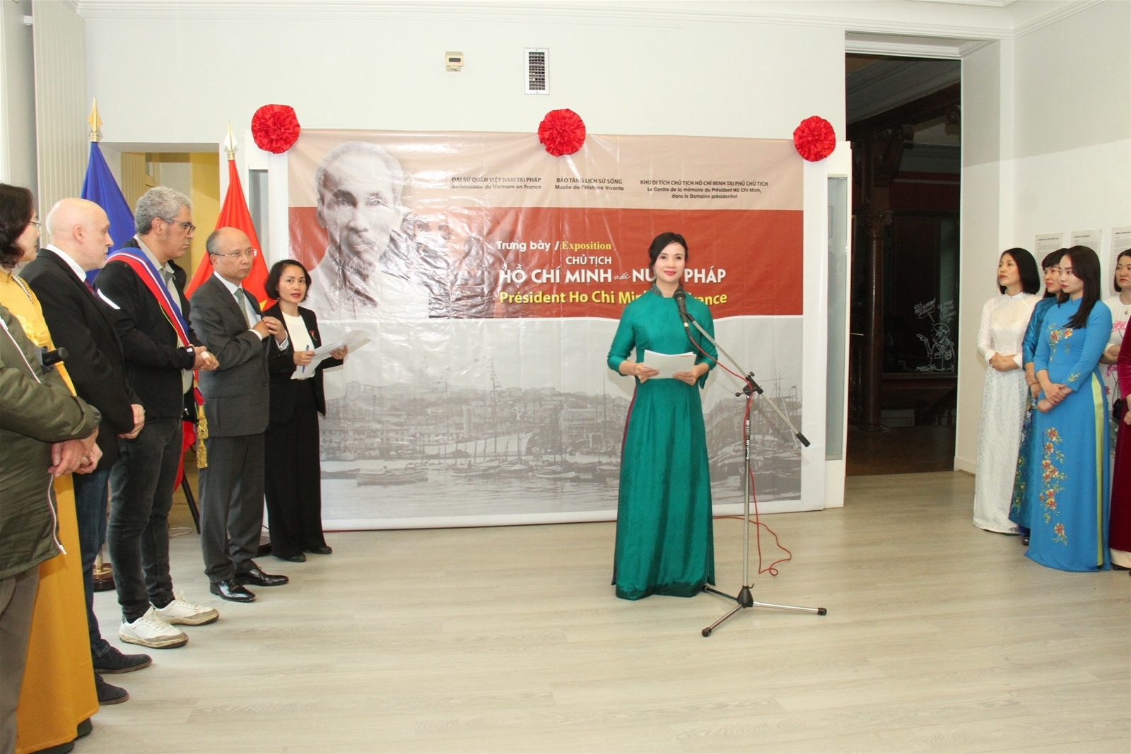 Khu Di tích Chủ tịch Hồ Chí Minh tại Phủ Chủ tịch phối hợp tổ chức triển lãm “Hồ Chí Minh với nước Pháp” tại Bảo tàng Lịch sử Sống ở thành phố Montreuil, Cộng hòa Pháp, ngày 28/5/2024