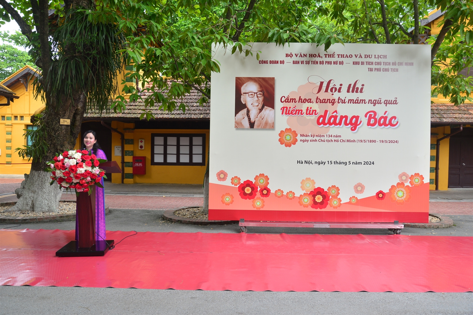 Khu Di tích Chủ tịch Hồ Chí Minh tại Phủ Chủ tịch phối hợp tổ chức Hội thi cắm hoa, trang trí mâm ngũ quả với chủ đề “Niềm tin dâng Bác”, ngày 15/5/2024