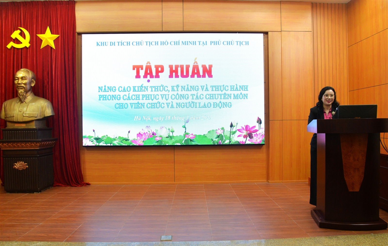 Khu Di tích Chủ tịch Hồ Chí Minh tại Phủ Chủ tịch tập huấn Nâng cao kiến ​​thức, kỹ năng và thực hành phong cách phục vụ công tác chuyên môn cho viên chức và người lao động, ngày 18/03/2025