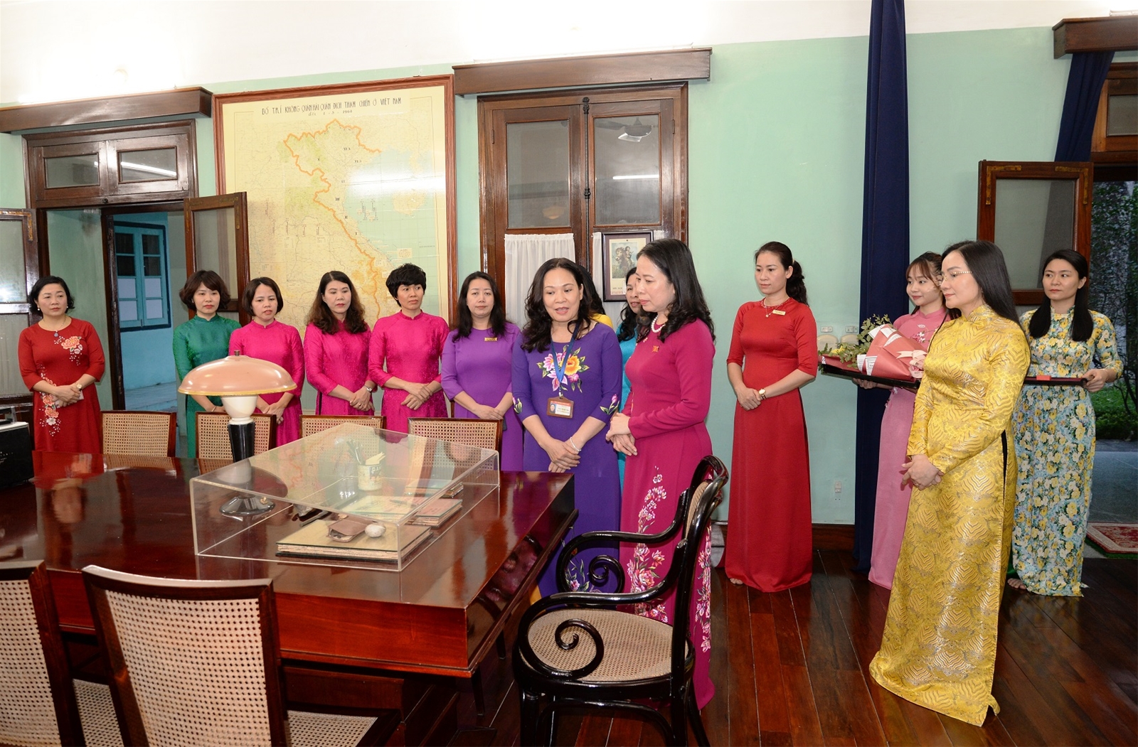 Phó Chủ tịch nước Võ Thị Ánh Xuân thăm Khu Di tích Chủ tịch Hồ Chí Minh tại Phủ Chủ tịch (ngày 6/4/2021)