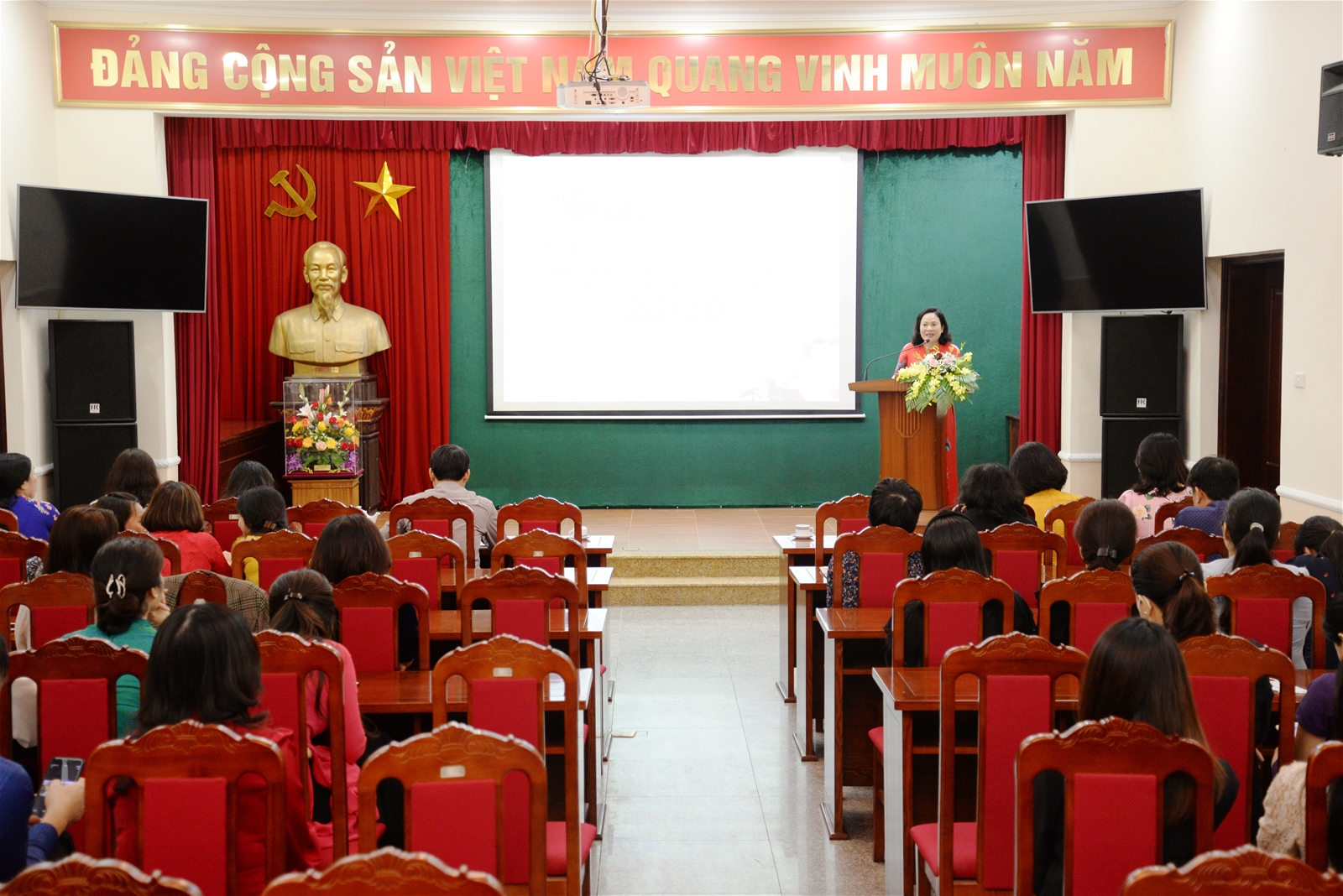 Công đoàn Khu di tích tổ chức buổi “Gặp mặt – Giao lưu nhân kỷ niệm 91 năm Ngày thành lập Hội liên hiệp Phụ nữ Việt Nam (20/10/1930 – 20/10/2021)”