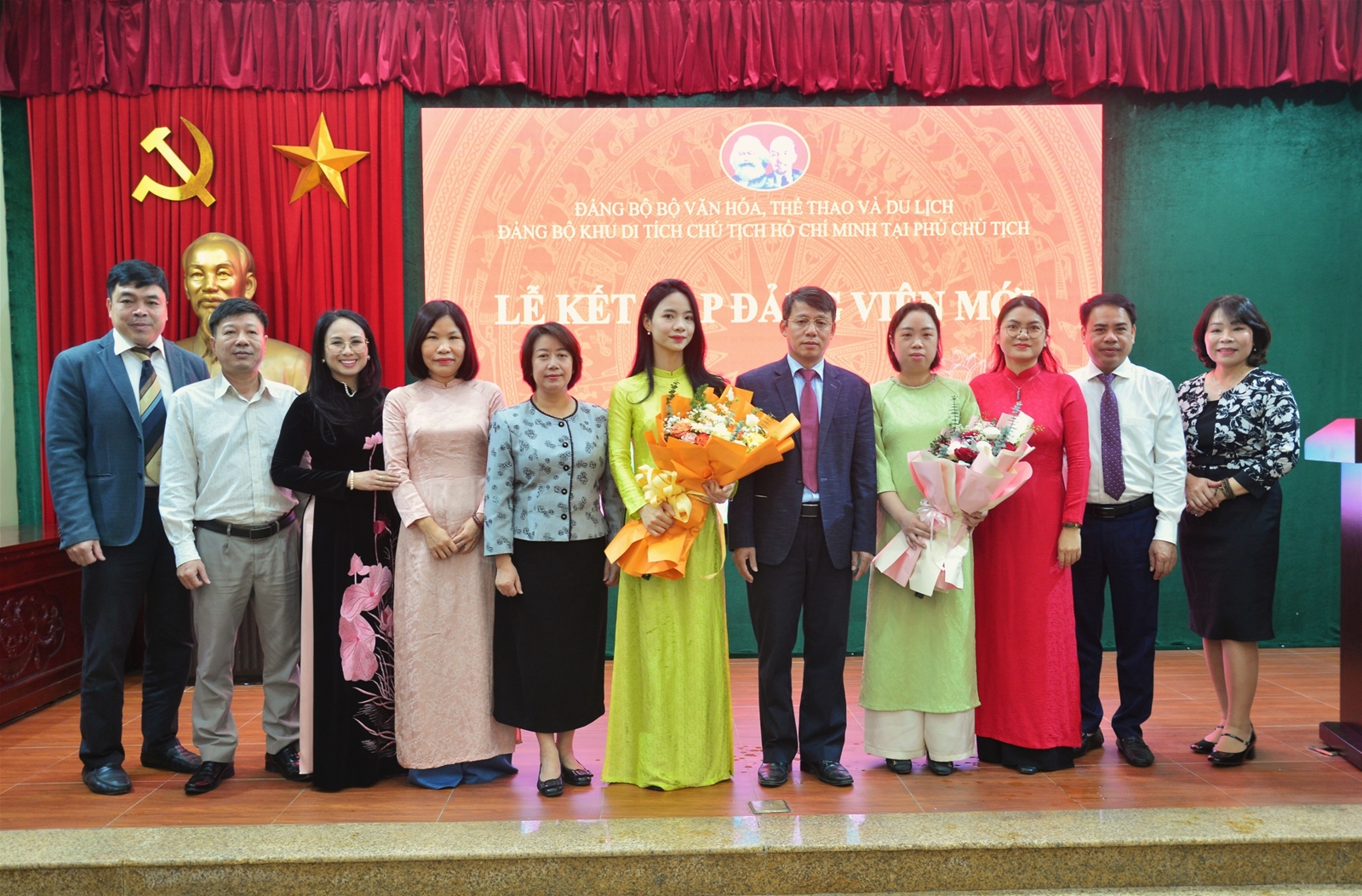 Đảng bộ Khu Di tích Chủ tịch Hồ Chí Minh tại Phủ Chủ tịch tổ chức Lễ kết nạp Đảng viên mới, ngày 03/12/2024