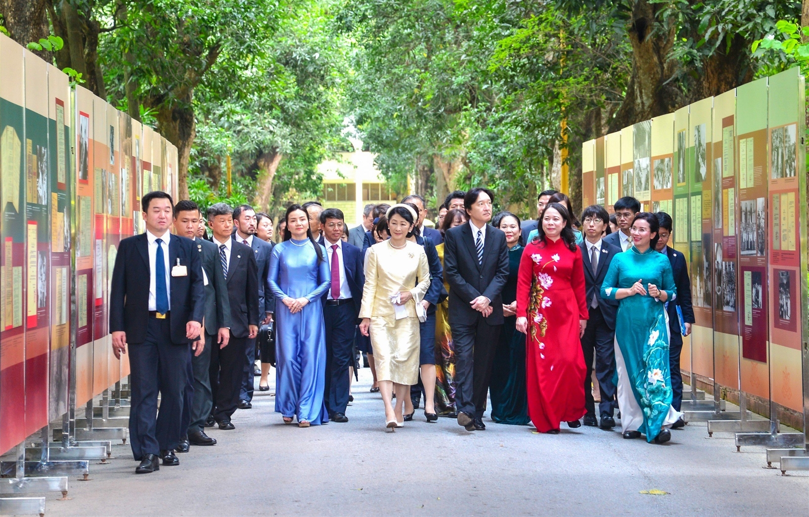 Hoàng thái tử Nhật Bản Akishino và Công nương Kiko thăm Khu Di tích Phủ Chủ tịch, ngày 21/9/2023