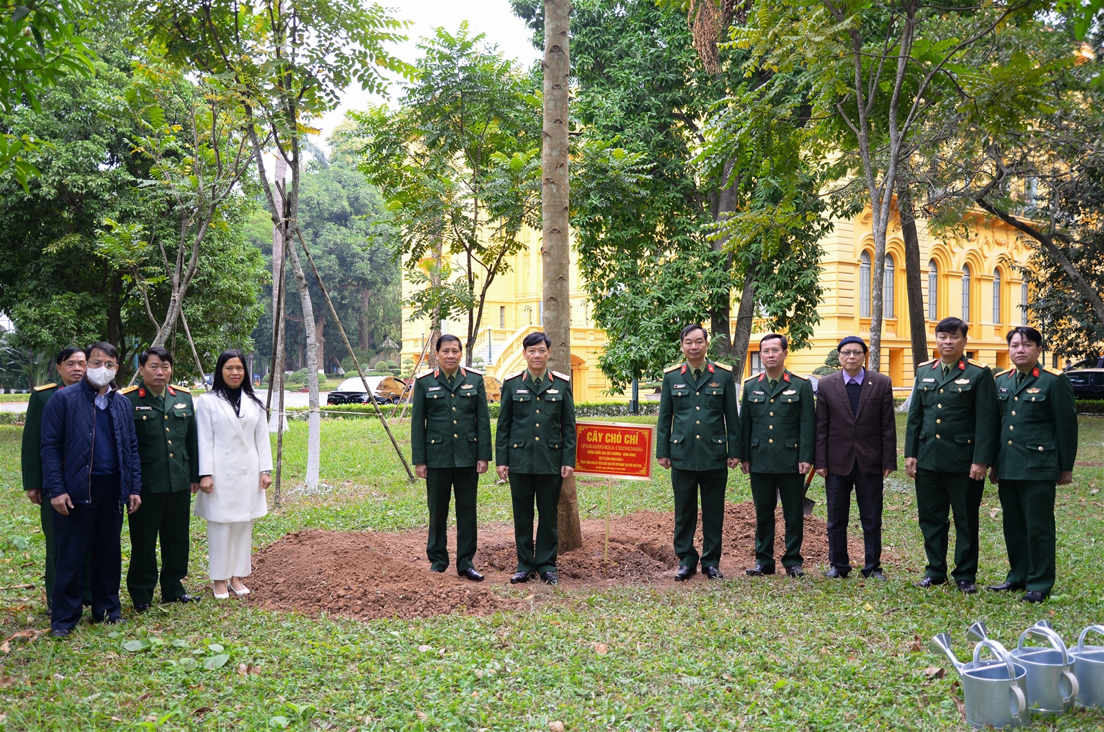 Bộ Tư lệnh Quân đoàn 1 trồng cây tại Khu Di tích Phủ Chủ tịch (ngày 30/12/2021)