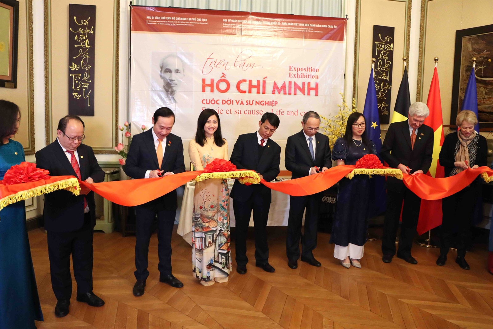 Khu Di tích Phủ Chủ tịch phối hợp với Đại sứ quán Việt Nam tại Bỉ tổ chức triển lãm tư liệu về cuộc đời và sự nghiệp của Chủ tịch Hồ Chí Minh tại Bỉ (14/4/2023)