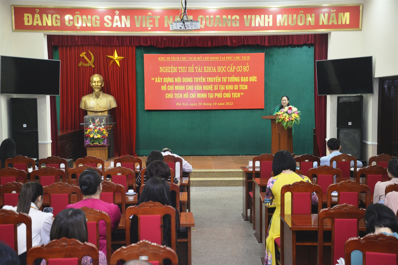 Nghiệm thu đề tài khoa học cấp cơ sở: “Xây dựng nội dung tuyên truyền tư tưởng đạo đức Hồ Chí Minh cho văn nghệ sĩ tại Khu Di tích Chủ tịch Hồ Chí Minh tại Phủ Chủ tịch” (ngày 27/10/2022)