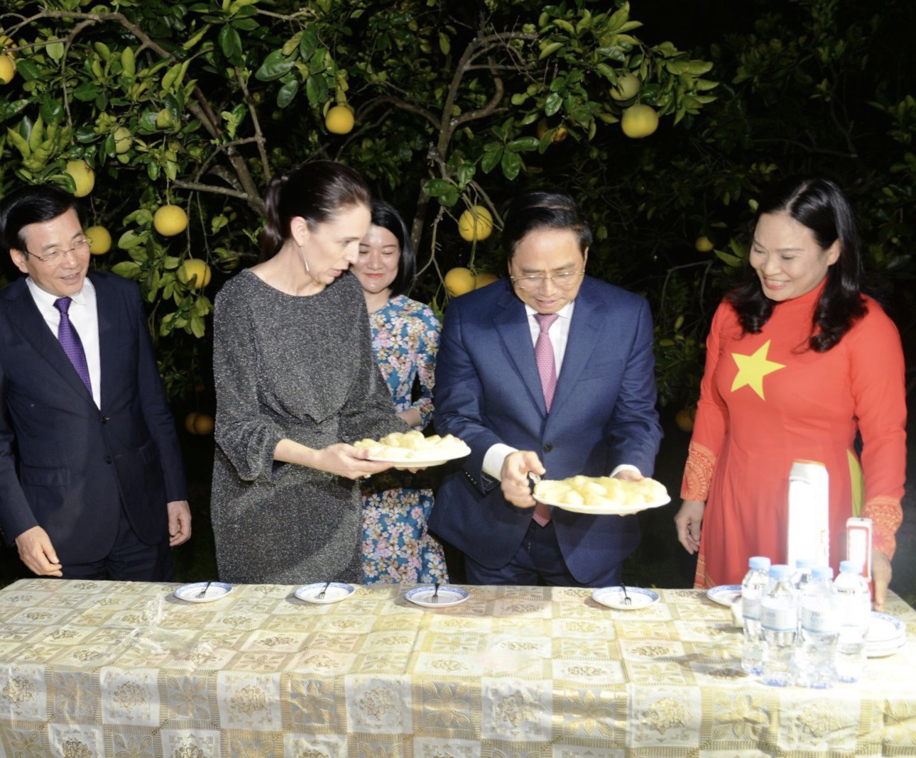 Thủ tướng Chính phủ Phạm Minh Chính và Thủ tướng New Zealand thăm Khu Di tích Phủ Chủ tịch (ngày 14/11/2022)