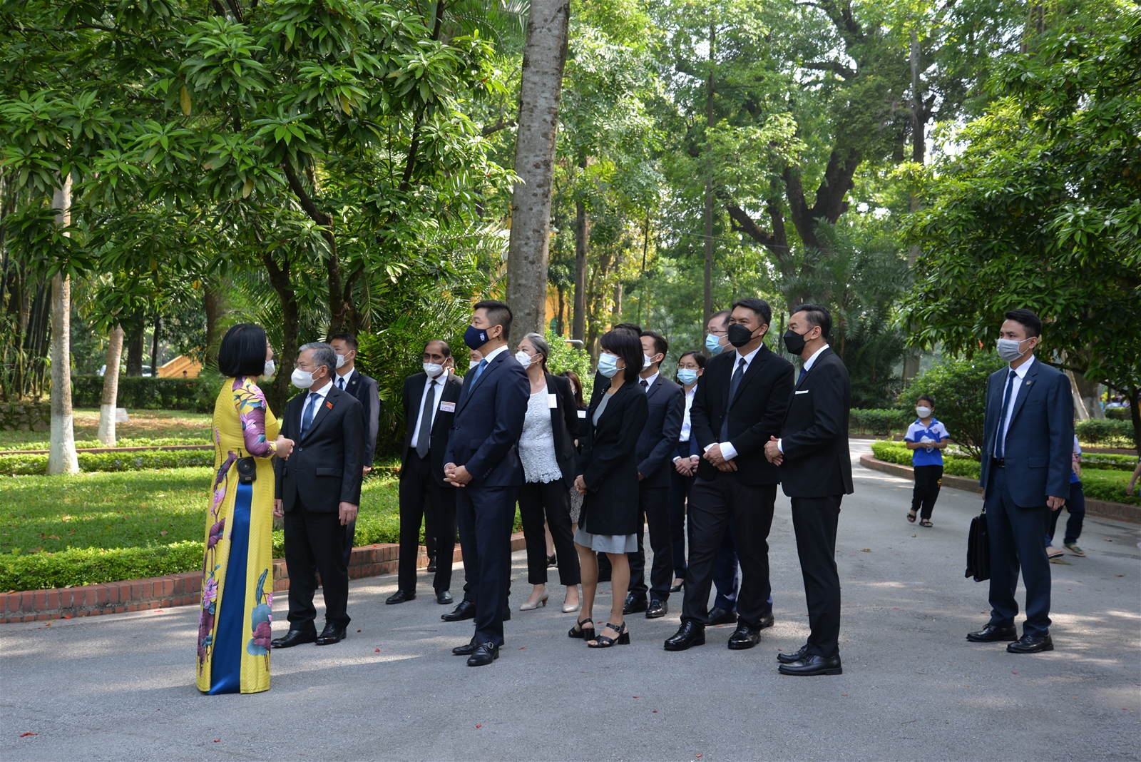 Chủ tịch Quốc hội Cộng hòa Singapore tới thăm Khu Di tích Chủ tịch Hồ Chí Minh tại Phủ Chủ tịch