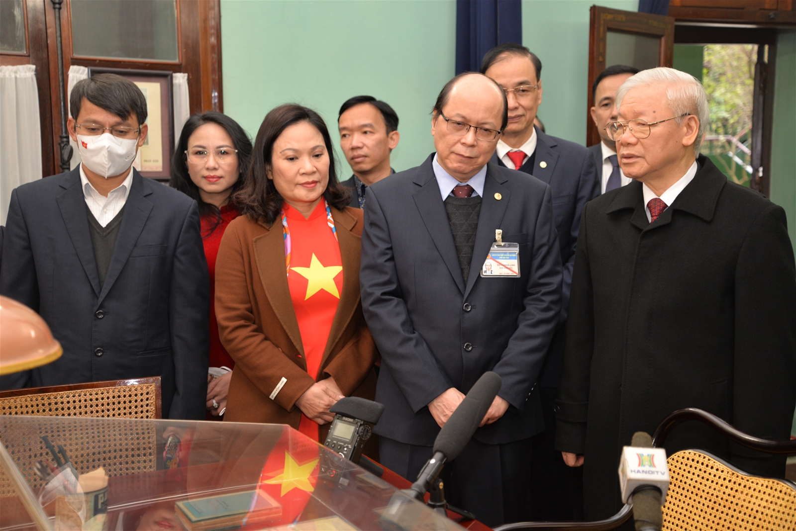 Tổng Bí thư Nguyễn Phú Trọng dâng hương tưởng niệm Chủ tịch Hồ Chí Minh và thăm, chúc Tết cán bộ, nhân viên Khu Di tích Phủ Chủ tịch (ngày 30/01/2022)