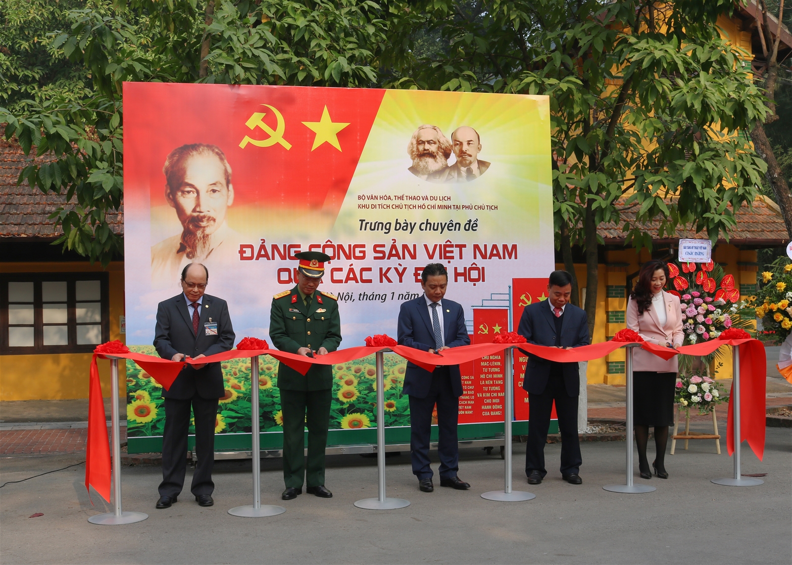 Khai mạc trưng bày chuyên đề: “Đảng Cộng sản Việt Nam qua các kỳ Đại hội” (ngày 22/01/2021)