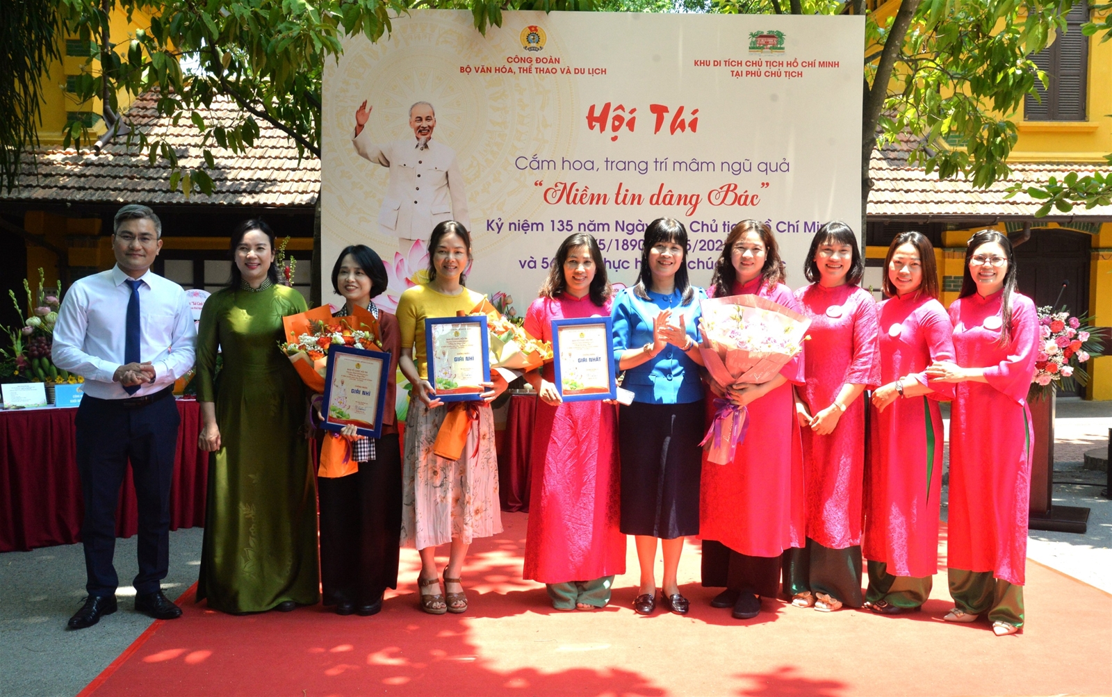 Khu Di tích Chủ tịch Hồ Chí Minh tại Phủ Chủ tịch phối hợp với Công đoàn Bộ Văn hóa, Thể thao và Du lịch tổ chức Hội thi cắm hoa, trang trí mâm ngũ quả, ngày 13/5/2025