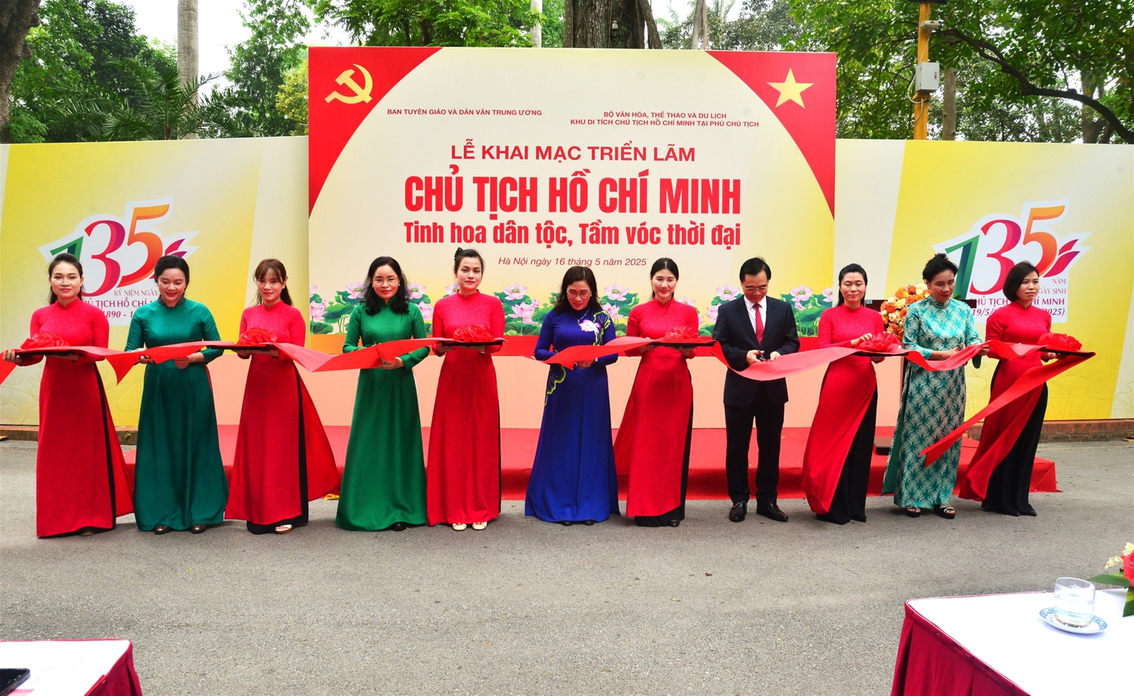 Khu Di tích Chủ tịch Hồ Chí Minh tại Phủ Chủ tịch tổ chức chuỗi hoạt động kỷ niệm 135 ngày sinh Chủ tịch Hồ Chí Minh (19/5/1890-19/5/2025), ngày 16/5/2025